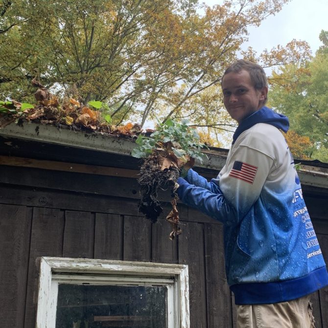 Gutter Cleaning in Duluth WA