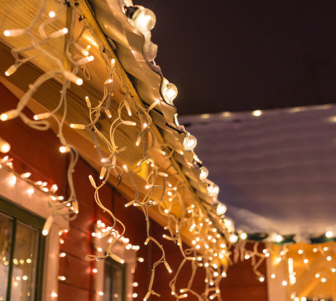 Christmas Light Ideas to Brighten Your Home's Exterior