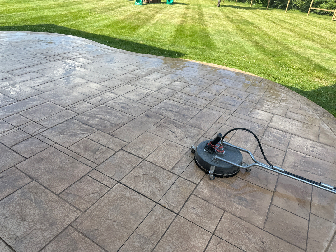 Pressure washing Brownsburg driveway for stain removal